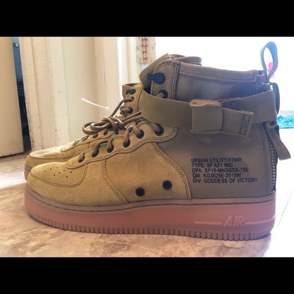 Nike SF Air Force 1 Mid (New Without box) - Picture 3 of 8